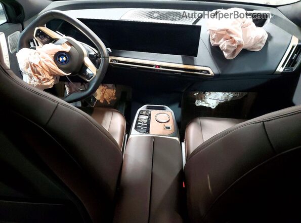 WB523CF03RCN49949 2024 BMW IX White Vista del salpicadero