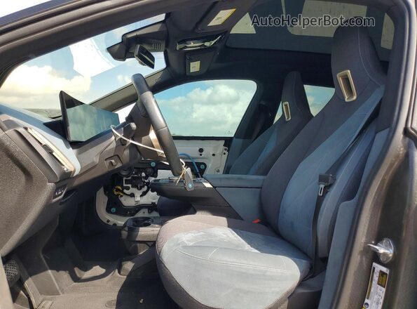 WB523CF07PCL89572 2023 BMW IX White Front interior view