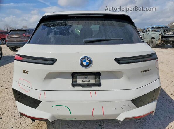 WB523CF07PCL89572 2023 BMW IX White Rear view