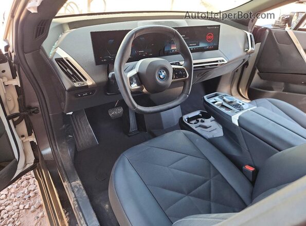 WB523CF08SCT80355 2025 BMW IX White Widok deski rozdzielczej
