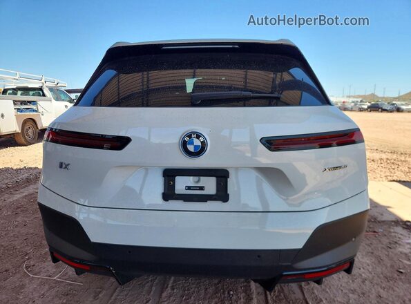 WB523CF08SCT80355 2025 BMW IX White Widok z tyłu