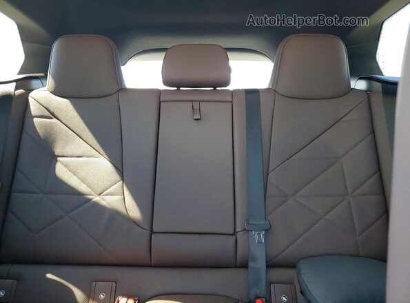 WB523CF0XSCU48350 2025 BMW IX Blue Vista de los asientos traseros