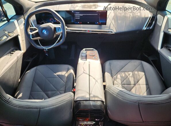 WB533CF05PCK57916 2023 BMW IX Blue Widok deski rozdzielczej