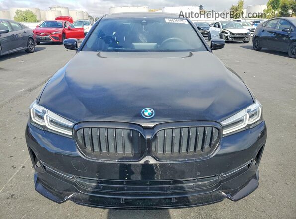 WBA13AG00NCK20331 2022 BMW 5 SERIES Черный Вид спереди