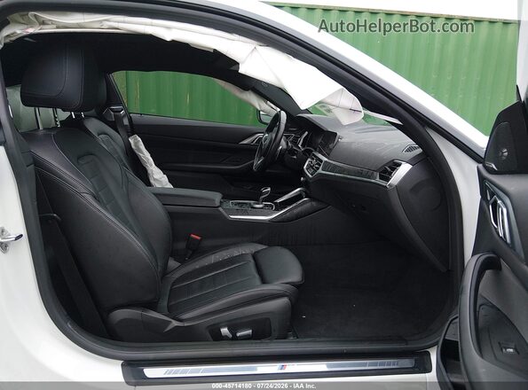 WBA13AR04PCL93785 2023 BMW M4 White წინა სალონის ხედი