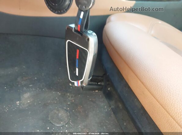 WBA13BK03PCM25545 2023 BMW M5 Gray Առջևի վահանակի տեսք