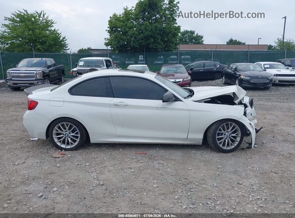 WBA1J7C56GV359879 2016 BMW M2 White Սալոնի հետևի տեսք