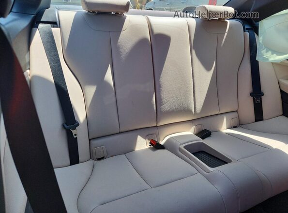 WBA1J9C53GV696473 2016 BMW M2 Red Widok tylnych siedzeń