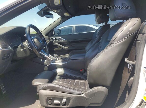 WBA23AT08MCG80333 2021 BMW 4 SERIES White Widok wnętrza z przodu