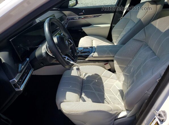 WBA23EH01PCM21670 2023 BMW 7 SERIES White Widok wnętrza z przodu