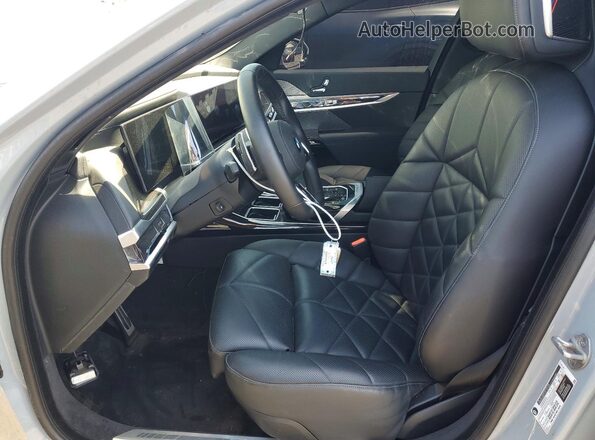 WBA23EH01SCU79495 2025 BMW 7 SERIES Gray Widok wnętrza z przodu
