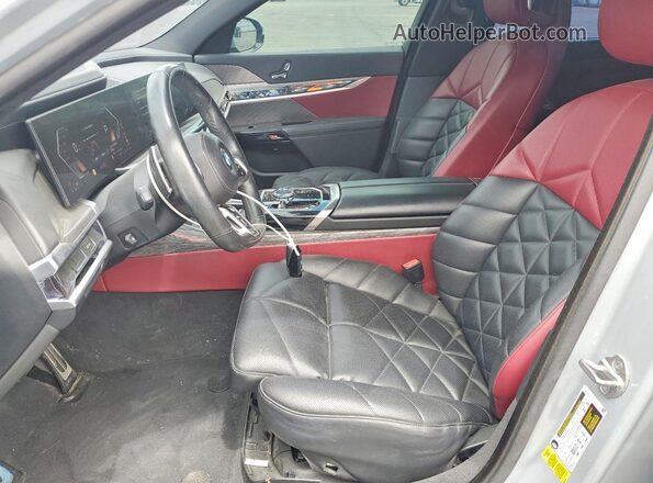 WBA23EH05PCL90200 2023 BMW 7 SERIES Gray წინა სალონის ხედი