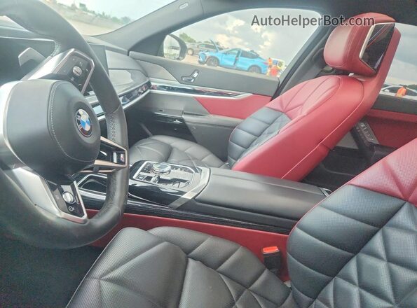 WBA23EH08RCS25938 2024 BMW 7 SERIES Черный Вид панели приборов