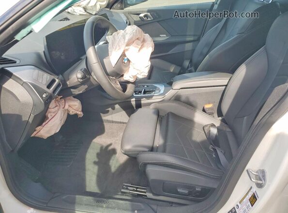 WBA23GG04T7U13238 2026 BMW 2 SERIES White Vista interior delantera