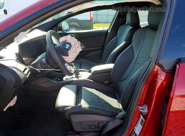 WBA23GG09S7T56081 2025 BMW 2 SERIES Красный Вид салона спереди