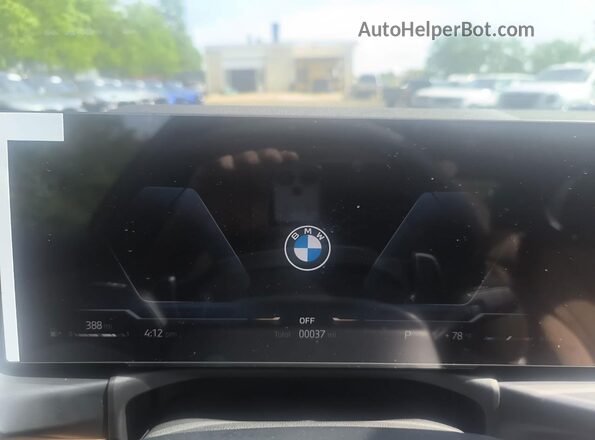 WBA23LA03TFW43554 2026 BMW 3 SERIES Blue Vista del salpicadero