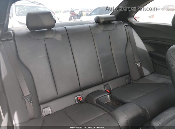 WBA2J5C52JVC07472 2018 BMW M2 White Widok naklejki z numerem VIN