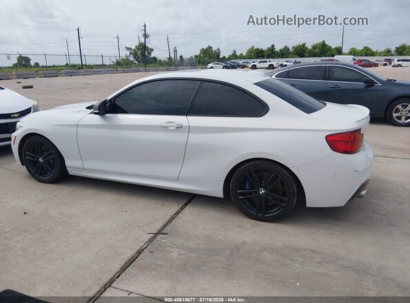 WBA2J5C52JVC07472 2018 BMW M2 White Widok wnętrza 360 stopni