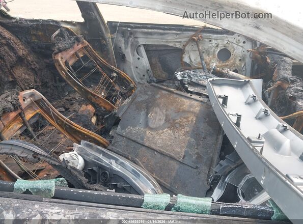 WBA2J7C09L7E74146 2020 BMW M2 White Front interior view