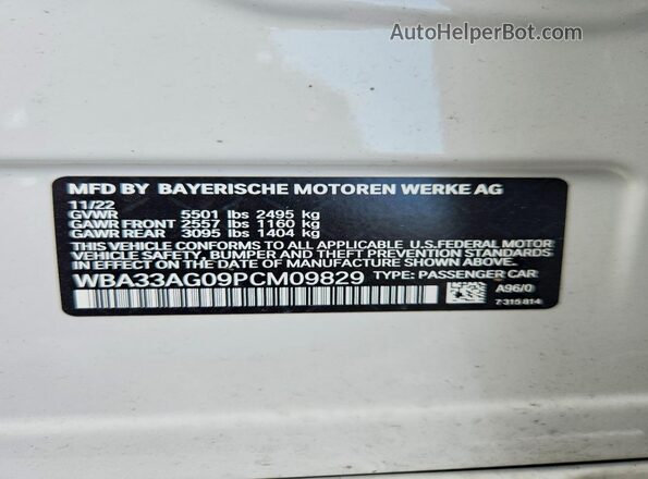 WBA33AG09PCM09829 2023 BMW 5 SERIES White Vista del compartimento del motor