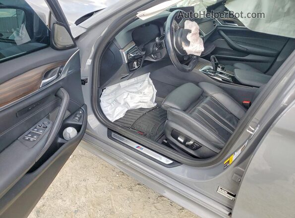 WBA33AG0XNCK81050 2022 BMW 5 SERIES Gray Vista del salpicadero