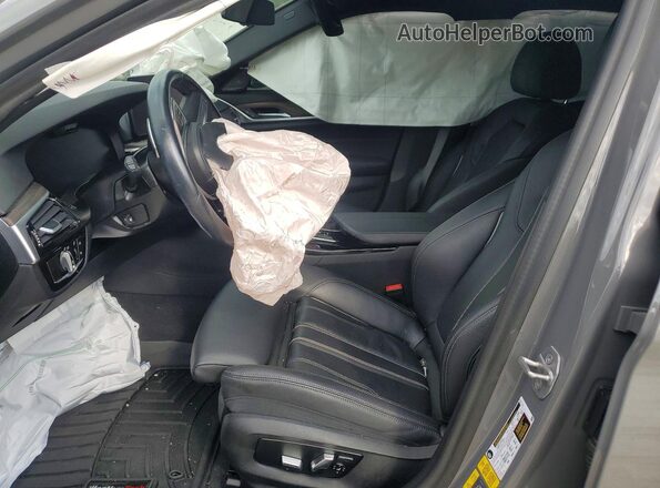 WBA33AG0XNCK81050 2022 BMW 5 SERIES Gray Vista interior delantera