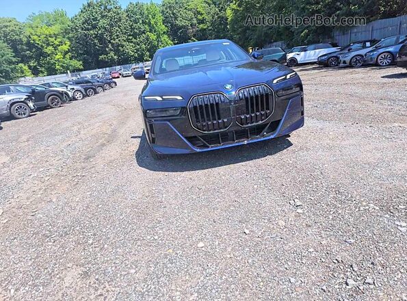 WBA33EH02TCW78982 2026 BMW 7 SERIES Blue Вид спереду