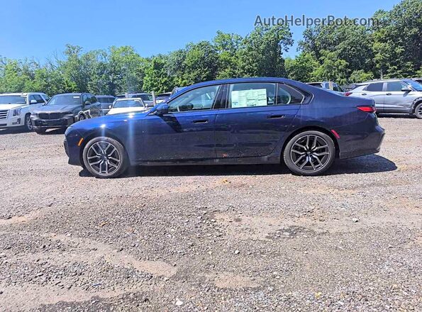 WBA33EH02TCW78982 2026 BMW 7 SERIES Blue Панорамний вид салону 360°
