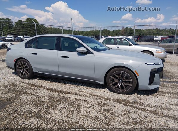 WBA33EH03TCW58840 2026 BMW 7 SERIES Gray Vista interior trasera