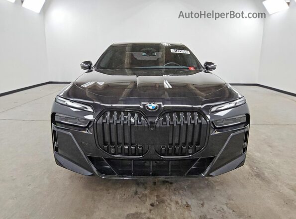 WBA33EJ01PCN17880 2023 BMW 7 SERIES Black Widok z przodu