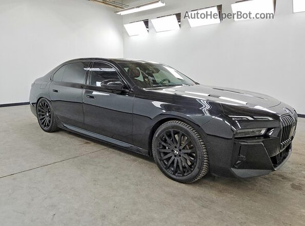 WBA33EJ01PCN17880 2023 BMW 7 SERIES Black Przód prawy