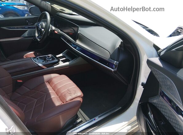 WBA33EJ03PCL47330 2023 BMW 7 SERIES Белый Вид салона спереди