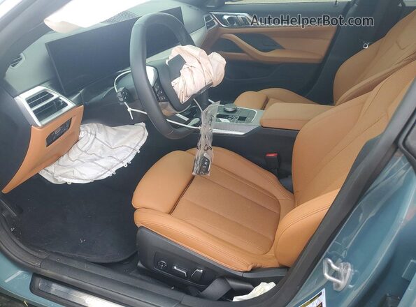 WBA33FB08SFU83495 2025 BMW 4 SERIES Green Widok wnętrza z przodu