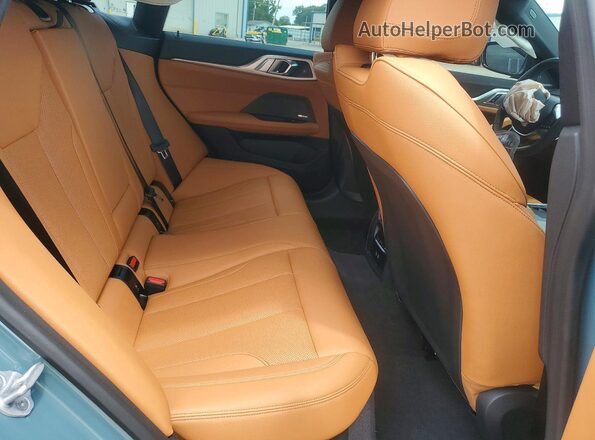 WBA33FB08SFU83495 2025 BMW 4 SERIES Green Widok tylnych siedzeń