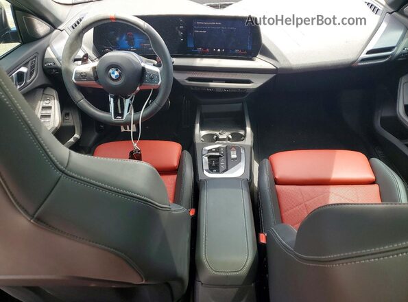 WBA33GG0XS7S16688 2025 BMW M2 Black Առջևի վահանակի տեսք