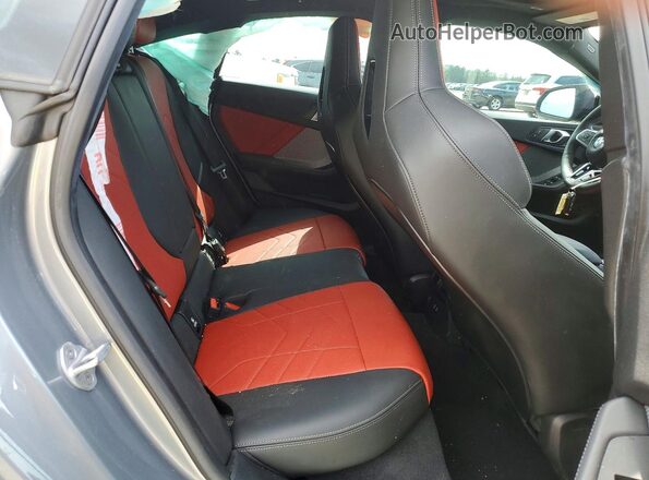 WBA33GG0XT7T99236 2026 BMW M2 Silver Widok tylnych siedzeń