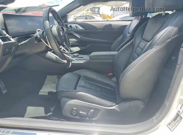 WBA43DA01SCU13803 2025 BMW 4 SERIES White Vista interior delantera