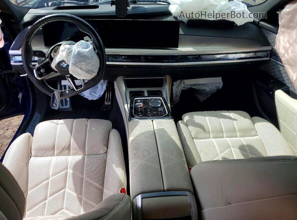 WBA43EH08RCS10915 2024 BMW 7 SERIES Blue წინა პანელის ხედი