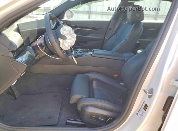 WBA43FJ01TCV64041 2026 BMW 5 SERIES White Vista interior delantera