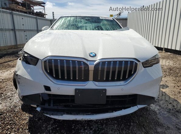 WBA43FJ01TCV64041 2026 BMW 5 SERIES White Vista de la etiqueta del VIN