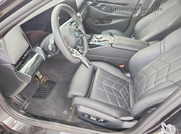 WBA43FJ03SCU14981 2025 BMW 5 SERIES Угольный Вид салона спереди