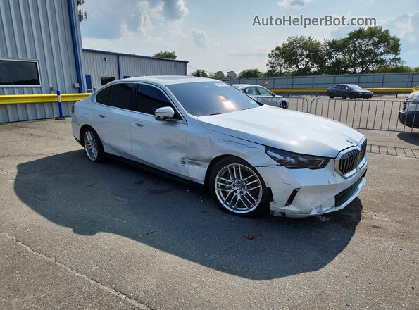 WBA43FJ04RCS11897 2024 BMW 5 SERIES White Front right