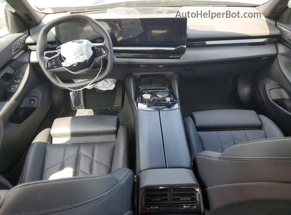 WBA43FJ05SCU25013 2025 BMW 5 SERIES Black Dashboard view