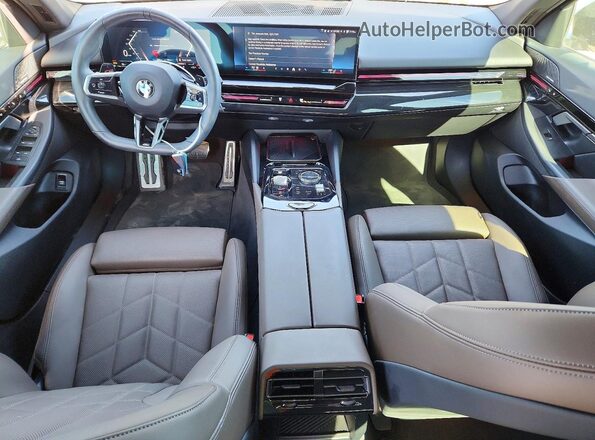 WBA43FJ09RCS21194 2024 BMW 5 SERIES Black Dashboard view