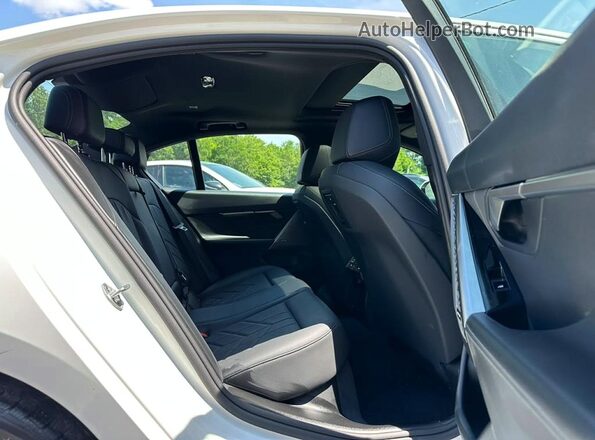 WBA43FJ09TCV72808 2026 BMW 5 SERIES Белый Вид щитка приборов