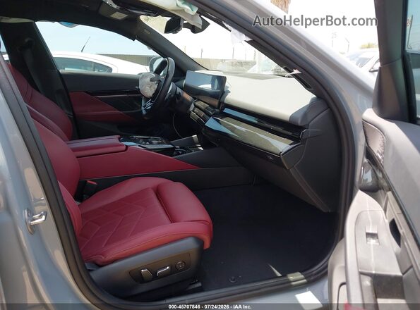 WBA43FJ0XRCP97103 2024 BMW 5 SERIES Gray Вид салону спереду