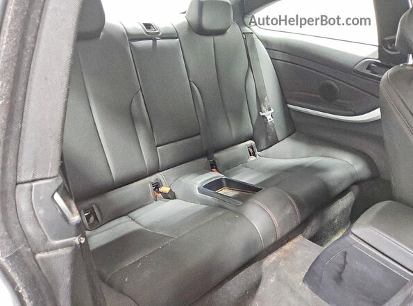 WBA4W3C53KAF92791 2019 BMW 4 SERIES White Vista de los asientos traseros