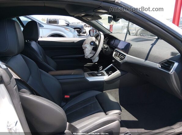 WBA53AT0XNCJ92416 2022 BMW M4 Silver Вид салону спереду