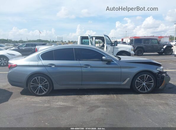 WBA53BH01NWX46391 2022 BMW 5 SERIES Gray ხელსაწყოთა პანელის ხედი
