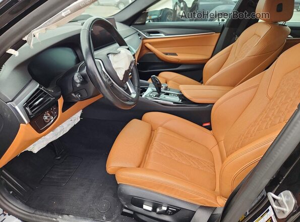 WBA53BH07PWY00554 2023 BMW 5 SERIES Черный Вид салона спереди